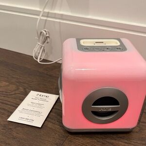 IHOME iH15 Color changing IPod speaker Dock